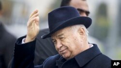 Presiden Uzbekistan Islam Karimov di Samarkand, Uzbekistan, 1 November 2015 (Foto: dok). Karimov tidak bisa mengikuti perayaan Hari Kemerdekaan negara itu, Kamis (1/9), karena masih terbaring di rumah sakit akibat stroke.