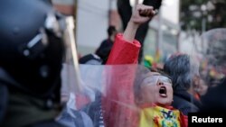 Manifestante gesticula durante una protesta en La Paz, Bolivia, el 22 de octubre de 2019. Reuters.