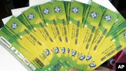 Los boletos para el Mundial de la FIFA Brasil 2014 ya están a la venta, tanto distintas localidades de Brasil, como en la página web de la FIFA.