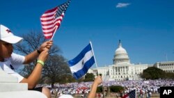 Más de 200.000 mil salvadoreños están amparados al TPS en EE.UU.