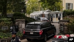 Возило на имотот на „Gracie Mansion“, официјалната резиденција на градоначалникот на Њујорк, Ерик Адамс, 26 септември 2024 година, во Њујорк, САД.