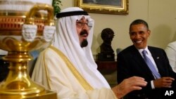 Raja Saudi Abdullah (kiri) akan menjadi tuan rumah KTT di Riyadh yang dihadiri oleh Presiden Obama (foto: dok). 