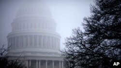 Senat AS menyetujui perpanjangan undang-undang pengawasan intelijen terhadap orang asing, Jumat (28/12).