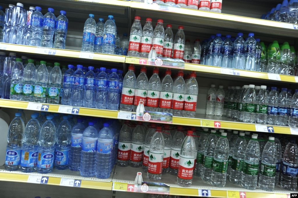 Chinese Bottled Water Producer Accuses Paper of Defamation