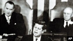 John Fitzgerald Kennedy a 25 de Maio de 1961