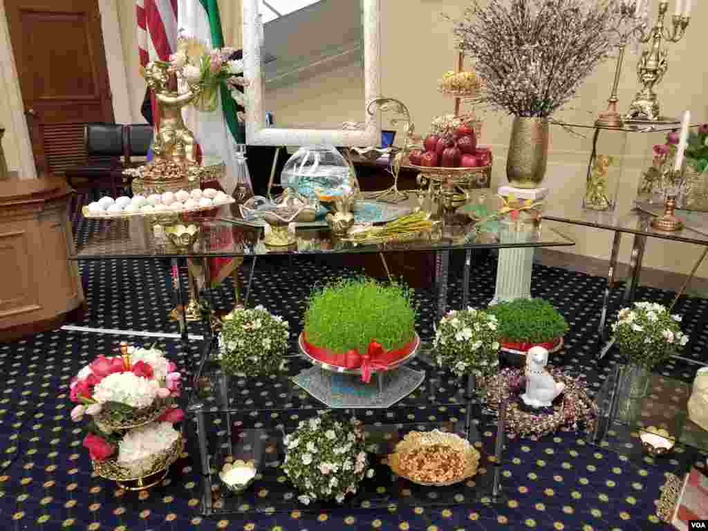 سفره هفت سین و سبزه در جشن نوروزی در کنگره ایالات متحده به میزبانی سازمان جوامع ایرانیان آمریکا