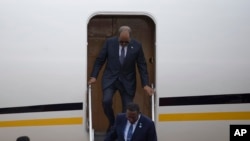 (Archives) Le président somalien, Hassan Sheikh Mohamud, arrive à l'aéroport international de Pékin avant le Forum sur la coopération sino-africaine, le mardi 3 septembre 2024.