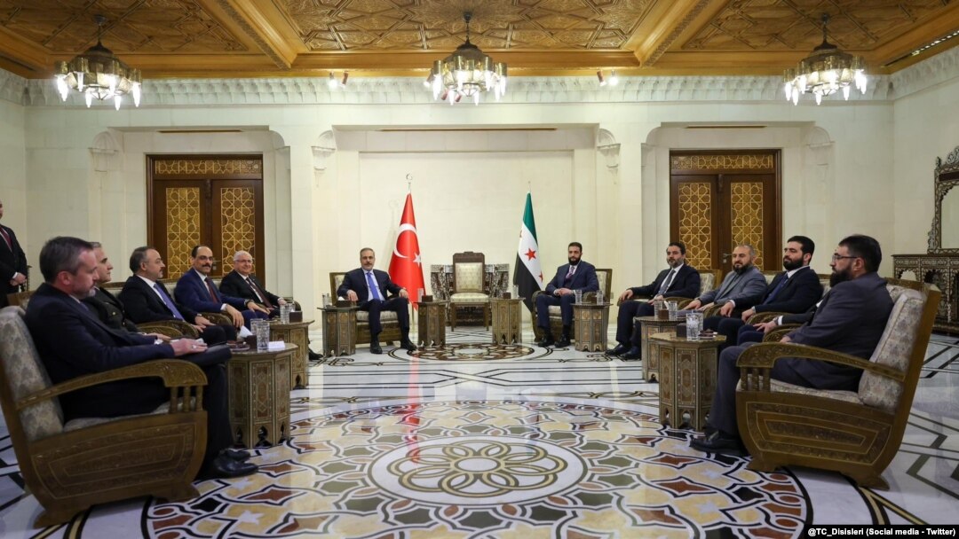Fidan, Güler ve Kalın, Suriye'nin geçici cumhurbaşkanı Ahmed el-Şara ile biraraya geldi.