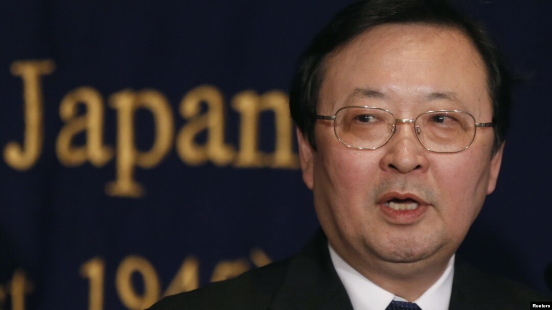 Japanese Coast Guard Commandant Takashi Kitamura speaks during a news conference at the Foreign Correspondents' Club of Japan in Tokyo December 13, 2012.