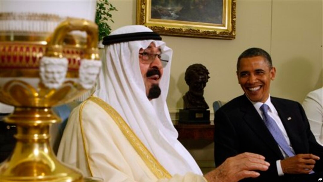 AQSh prezidenti Barak Obama (o'ngda) Saudiya Arabistoni qiroli Abdulloh bilan, 2010-yil, 29-iyun, Vashington.
