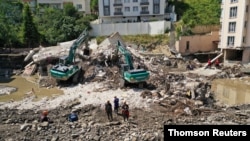 سیلاب ناشی از بارندگی شدید موجب فروریختن چندین ساختمان در شمال ترکیه شد - ۲۳ مرداد ۱۴۰۰