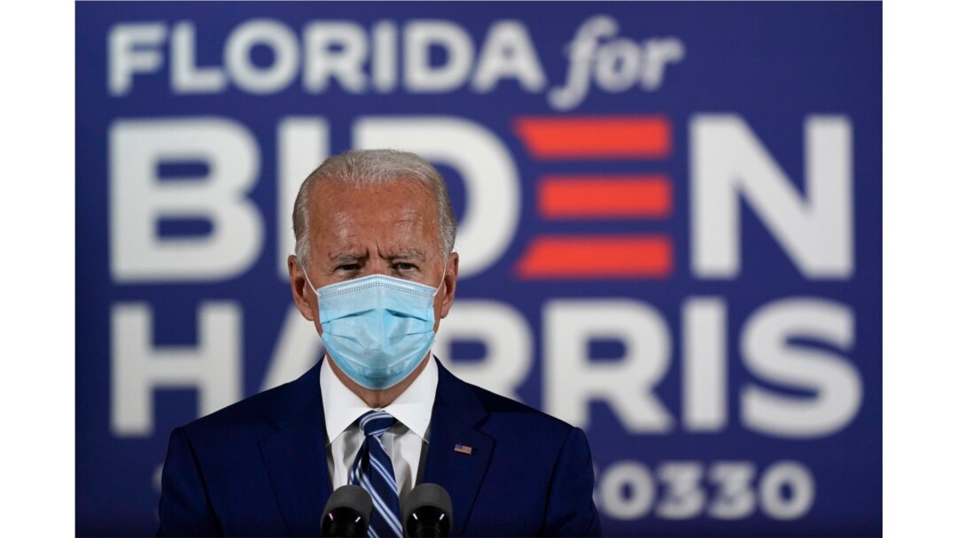 Mantan Wapres Joe Biden berbicara dalam kampanye di Pembroke Pines, Florida Selasa (13/10).