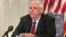 Gubernur Virginia Barat Jim Justice dalam konferensi pers di Charleston, 27 Februari 2018.