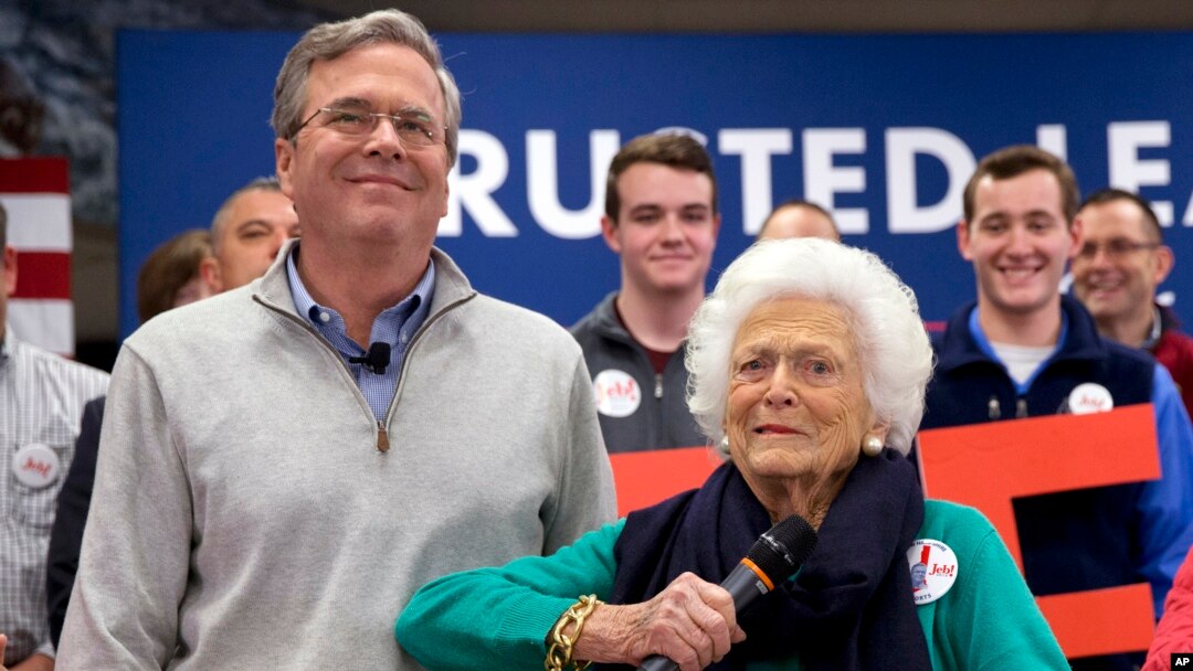 Barbara Bush se convirtió en el refuerzo de la camapaña de su hijo, Jeb, en New Hampshire. La interrogante es si eso alcanza.