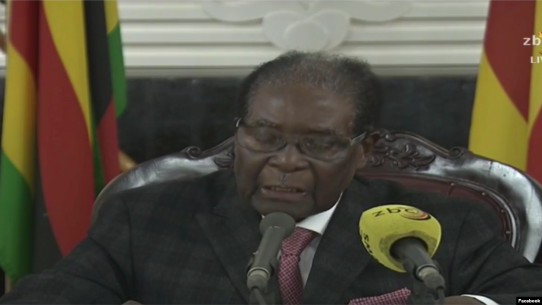 Perezida Mugabe ariko ashikiriza Ijambo Abanyagihugu kuri Televiziyo y'igihugu
