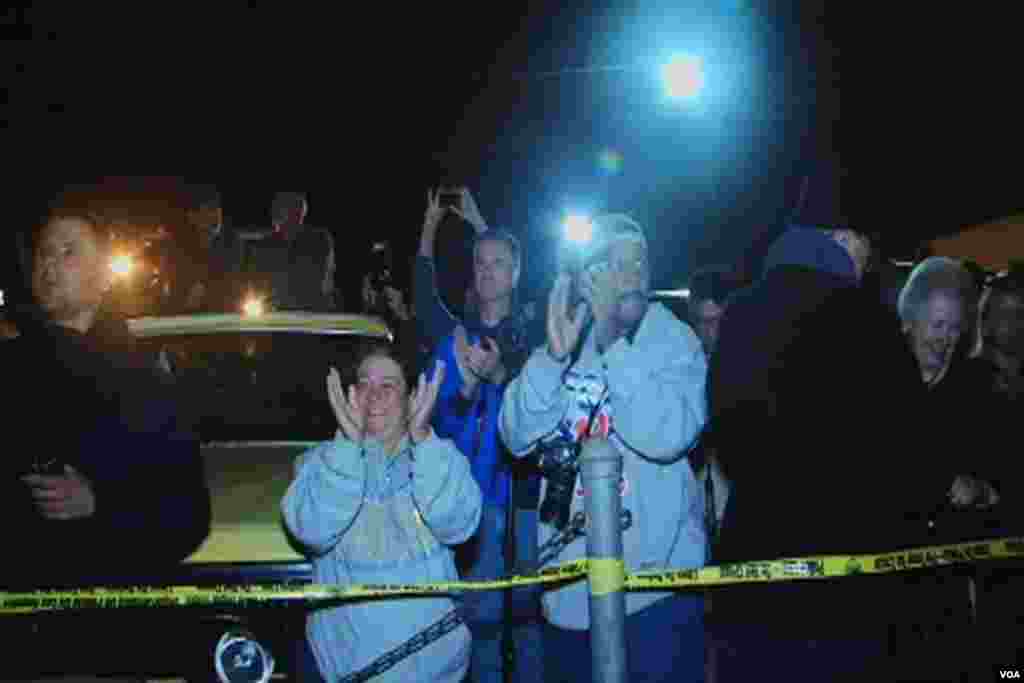 市民为奋进号喝彩