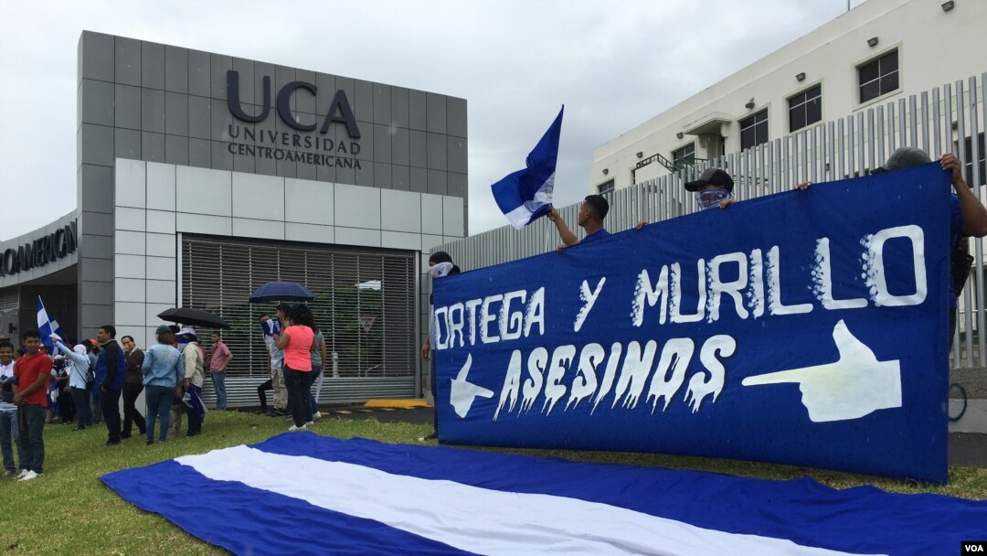 Desde 2018 los opositores usaron la bandera de Nicaragua como forma de protesta contra el gobierno del presidente Daniel Ortega.