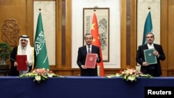 جمهوری اسلامی ایران و پادشاهی عربستان سعودی چند روز پیش با میانجی‌گری جمهوری خلق چین برای برقراری دوباره روابط توافق کردند.