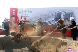 지난 3월 김정은 북한 국무위원장이 평양종합병원 착공식에 참석했다.