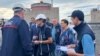 라파엘 그로시 국제원자력기구(IAEA) 사무총장(가운데)과 전문가들이 지난 2일 우크라이나 자포리자 원전을 방문했다.