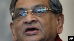 Indian Foreign Minister S.M. Krishna speaks during a press conference in Kabul, 09 Jan 2011