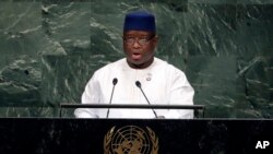 Le président de la Sierra Leone, Julius Maada Bio, s'adresse à la 73e session de l'Assemblée générale des Nations Unies, au siège des Nations Unies, le jeudi 27 septembre 2018