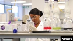 Laboratorio antidopaje de los Juegos Olímpicos de Londres 2012. Aquí se analizarán unas 6250 muestras durante los juegos.