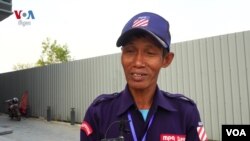 លោក ពេជ្រ​ សំរឹទ្ធ​ ជា​បុគ្គលិក​សន្តិសុខ​ក្រុមហ៊ុន​ឯកជននៅរាជធានីភ្នំពេញ។