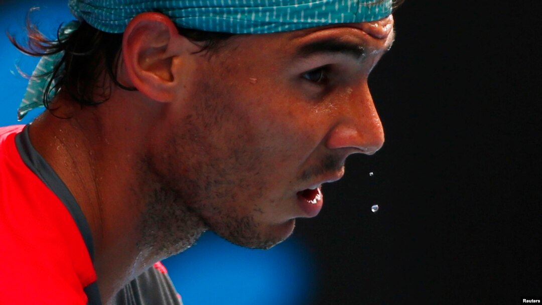 Rafael Nadal mengalami cedera punggung dan kalah dalam final Australia Terbuka di Melbourne dari petenis Swiss Stanislas Wawrinka (foto: dok). 
