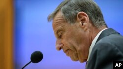 Su visita a la corte en San Diego, fue la primera aparición pública del ex alcalde Bob Filner, luego de renunciar a su cargo por acusaciones de acoso sexual. 