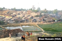 Orang-orang Rohingya yang melarikan diri dari Myanmar dalam beberapa dekade terakhir tinggal di permukiman ilegal di Kutupalong, distrik Cox’s Bazar, Bangladesh.