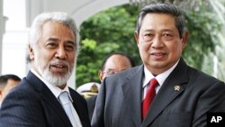 Primeiro-ministro timorense Xanana Gusmao e o presidente indonésio Susilo Bambang Yudhoyono pouco antes de uma audiência em Jacarta na semana passada