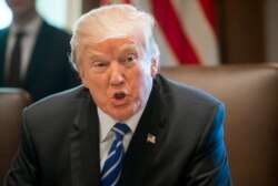 도널드 트럼프 미국 대통령이 지난 2017년 11월 백악관에서 열린 각료회의에서 북한에 대한 테러지원국 재지정 결정을 발표하고 있다.