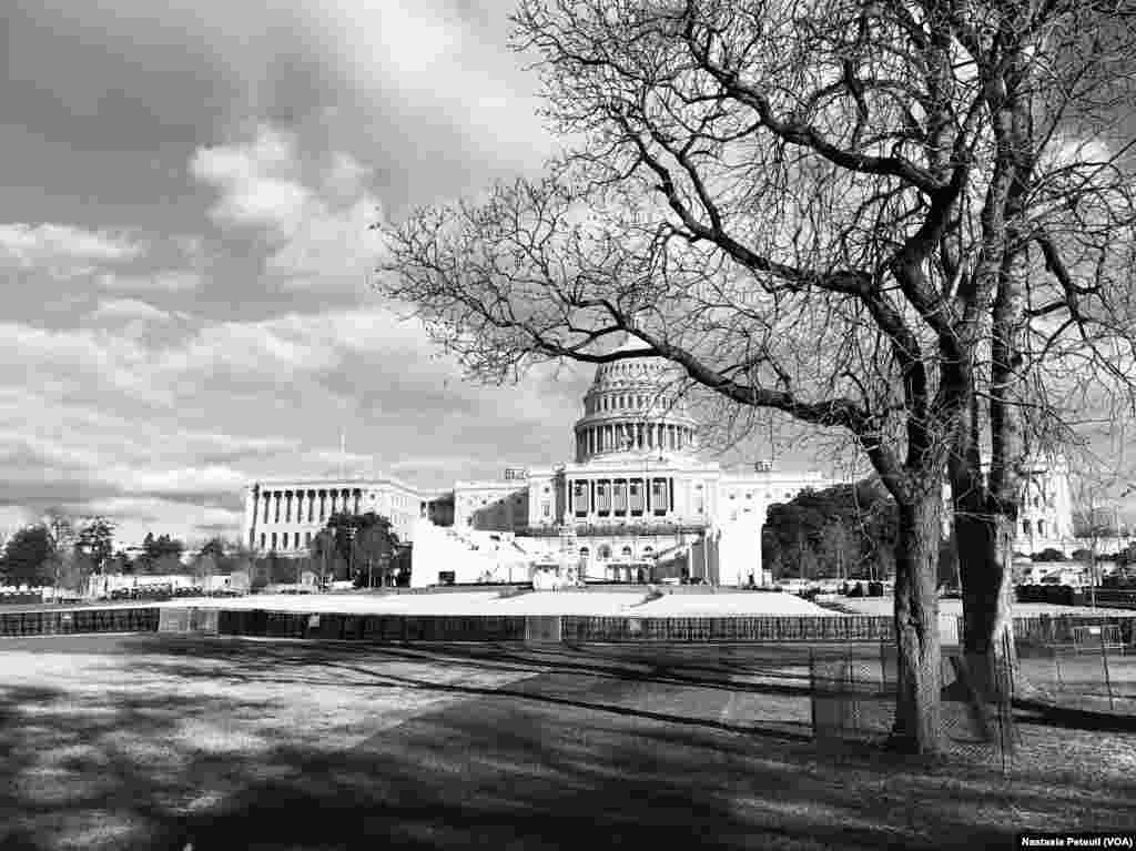 Le Congrès, où aura lieu l'investiture de Donald Trump à Washington DC, le 18 janvier 2017. (VOA/Nastasia Peteuil)