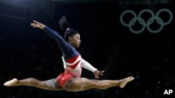 Umunyamerika Simone Biles