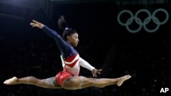 'Yar wasan tsalle Simone Biles