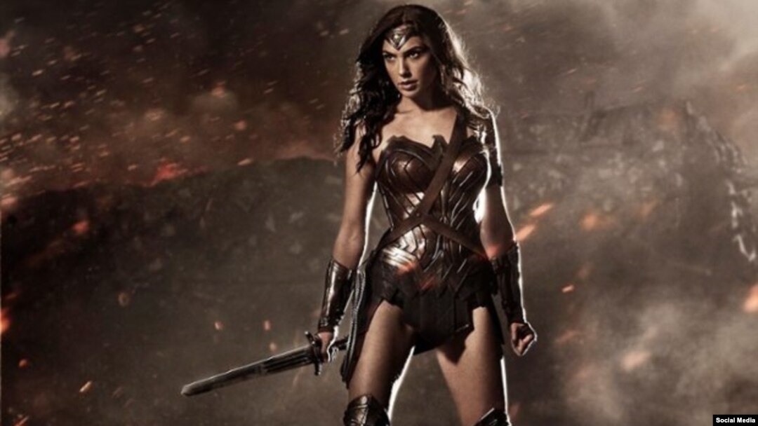 Tokoh pahlawan super Wonder Woman.