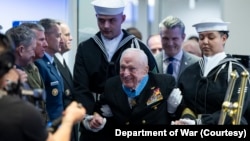 2026년 2월 25일 워싱턴 D.C. 펜타곤에서 열린 명예훈장 수훈자 로이스 윌리엄스 해군 대령의 '영웅의 전당' 헌액식.