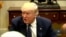 Трамп підписав указ, яким почав процес скасування більшості екологічних інніціатив Обами. Відео