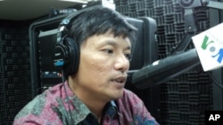 Sia Phearum, executive-director of ​Housing Rights Task Force in Cambodia on "Hello VOA" Thursday. 