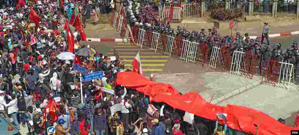 Protesters rally against the military coup in Yangon, Myanmar, Feb. 9, 2021. (Credit: VOA Burmese Service)