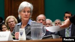 Kathleen Sebelius no ha sido citada para volver a testificar, pero deberá presentar todos los documentos requeridos.