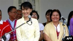 برمه: مذاکره شورشيان کارن با آنگ سان سو چی 