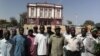 Trabalhadores do estaleiro do Governo do Namibe protestam