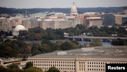 ARCHIVO: Puede observarse el edificio del Pentágono en Arlington, Virginia, EEUU, el 9 de octubre de 2020. REUTERS/Carlos Barria/Foto de archivo.