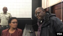 FILE - Attorney Beatrice Mtetwa of Zimbabwe Lawyers for Human Rights says she will challenge Tendai Biti’s arrest in court on Friday. Harare Magistrate Court, Harare, Aug. 9, 2018. (C. Mavhunga for VOA)