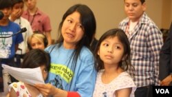 Araceli Cruz junto a sus hijas Ariana de 7 años, y Leslie de 9.