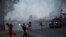 Las protestas en Chile han continuado a pesar de las medidas anunciadas por el presidente sebastian Piñera, que han incluído aumentos salariales y el cambio del Gabinete presidencial. AP