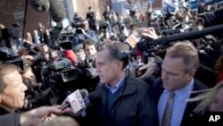 যুক্তরাষ্ট্রের প্রথম প্রাইমারী ভোটপর্বে রেপাবলিকান দলিয় পদপ্রার্থী হিসেবে মিট রমনি জয়ি হবেন বলে মনে হচ্ছে ।