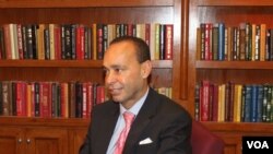 Representative Luis Gutierrez (D-IL) 